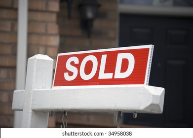 Sold Sign / Real Estate