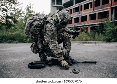 824 Soldier reload Images, Stock Photos & Vectors | Shutterstock