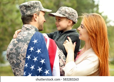 Soldier Reunited With His Family In Park