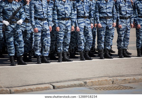 Meet russian soldiers at variani, sophia bush upskirts