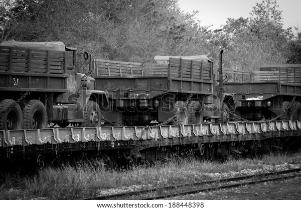 Soldiers train in platform\
truck.