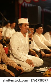 Solo City, Central Java, Indonesia - 30 January 2020: Solo Residents Are Reciting And Studying With Cak Nun