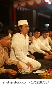 Solo City, Central Java, Indonesia - 30 January 2020: Solo Residents Are Reciting And Studying With Cak Nun