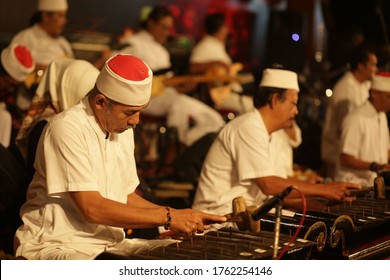 Solo City, Central Java, Indonesia - 30 January 2020: Solo Residents Are Reciting And Studying With Cak Nun