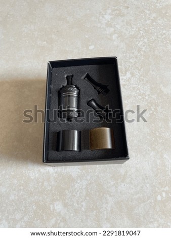 Solo-Central Java, 20 April 2023 The MTL atomizer works by collecting vape vapor first in the mouth through a long and relaxed suction, then continuing to the lungs and then exhaling it.