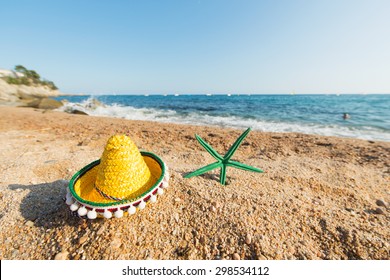 Sombrero And Starfish At The Spanish Beach