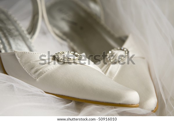 cream satin wedding shoes