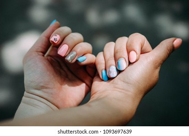 Some beatiful manicure photos with a little things