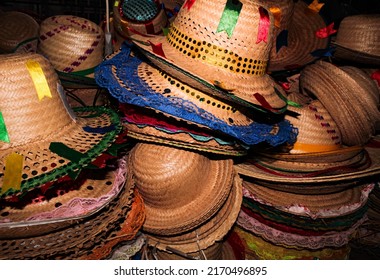 775 Colorful stacked straw hats Images, Stock Photos & Vectors