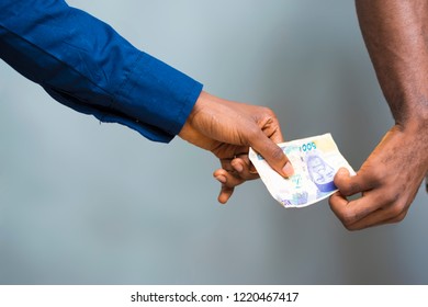 395 Hand giving money someone to Images, Stock Photos & Vectors ...