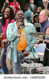 Son Reynolds, Philip Bailey, James Pankow On Stage For NBC Today Show CHICAGO & EARTH, WIND & FIRE Concert, Rockefeller Center, New York, July 01, 2005