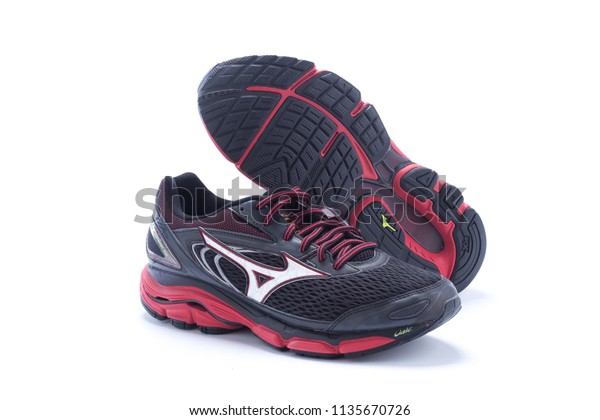 mizuno running shoes thailand
