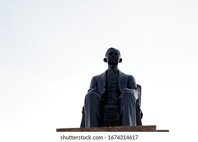 Songkla, Thailand November 19 2018: Monument Of Prince Mahidol Adulyadej Memorial Statue At Prince Of Songkla Uinversity