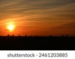 Sonnenuntergang über der Skyline von Hannover