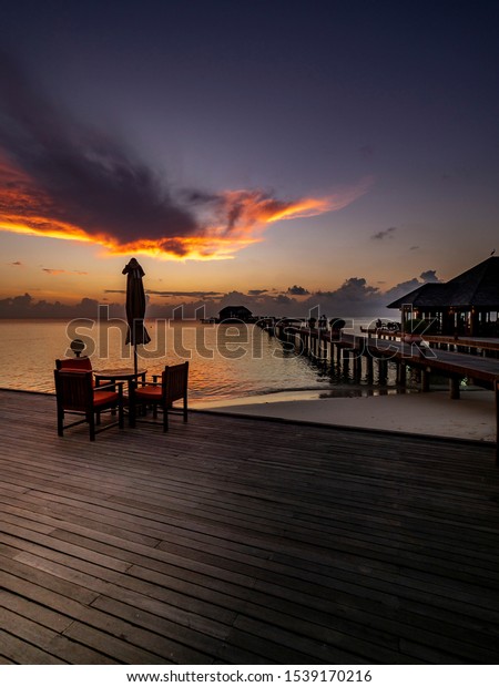 Sonnenuntergang Strand Mit Restaurant Einer Malediven Stock Photo Edit Now