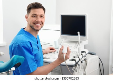 Sonographer Operating Modern Ultrasound Machine Clinic Stock Photo (Edit  Now) 1350702683