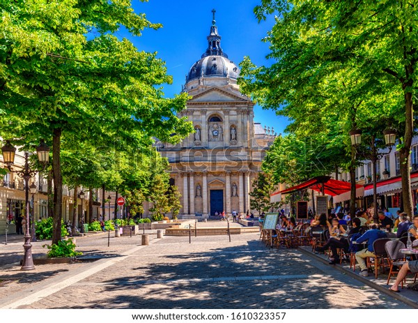 ソルボンヌは 旧パリ大学の歴史的な邸宅 フランス パリのラテン クオーターの建物です パリの建築と史跡 パリのはがき の写真素材 今すぐ編集