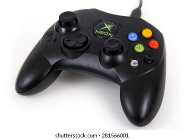 Sorel-Tracy, Canada - May 25, 2015: This Is A Studio Shot Of A Microsoft XBOX First Generation Black Game Controller Isolated On A White Background. 