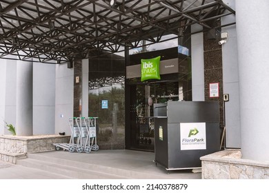 Sorocaba, Brazil -  25 de março de 2022: Ibis Styles hotel. Hotel main entrance and Flora Park car service.