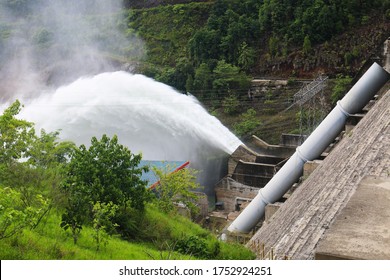 SOROWAKO, INDONESIA - APRIL 29, 2015: Balambano Hydroelectric Power Plant Owned By PT. Vale Indonesia. The Plant Has Two Turbines With A Continuous Power Capacity Of 110 Megawatts. 