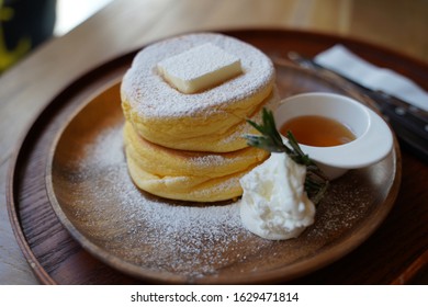 Souffle Pancake Cafe Syrup Sweet