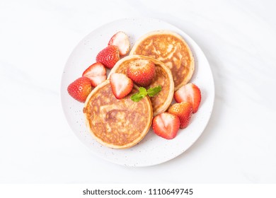 Souffle Pancake With Fresh Strawberries