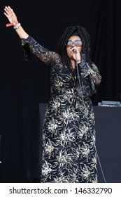 Soul II Soul (Jazzy B And Caron Wheeler) At Magic Summer Live In Stoke Park, Guilford, Surrey. 13/07/2013