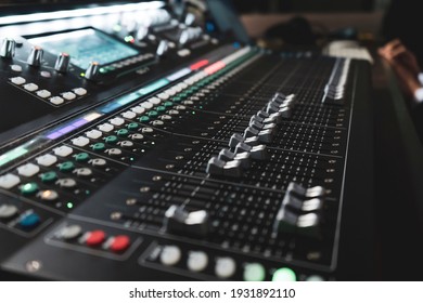 Sound mixer with motorized faders