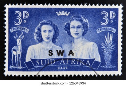 SOUTH AFRICA - CIRCA 1947: A Stamp Printed In South Africa Shows Queen Elizabeth II And Her Sister, Princess Margaret, Countess Of Snowdon, Circa 1947