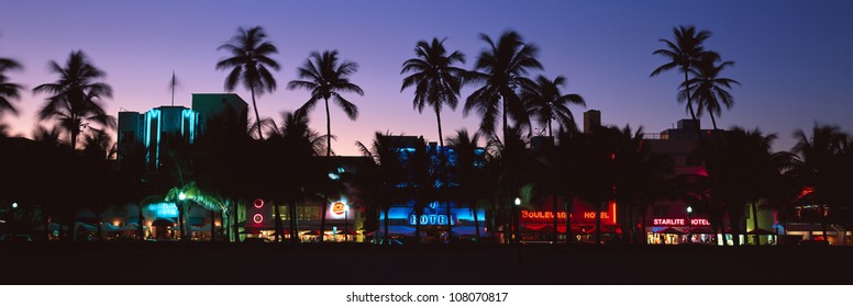 Â?Â?SOBEÂ?Â� South Beach At Night, Miami Beach, Florida