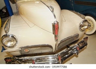 SOUTH BEND, UNITED STATES - Aug 17, 2007: A vintage Studebaker automobile on display at the Studebaker Museum in South Bend, Indiana 