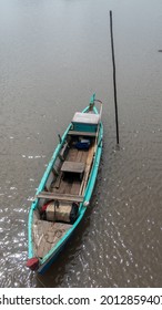 An South East Asian, Indonesian Fishermen Canoe Or Boat Or Ship