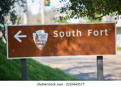 SOUTH FORT VICKSBURG NATIONAL MILITARY PARK MISSISSIPPIUSA  MARCH 03 2018 Department Of Interior National Parks Service Sign Pointing To The South Fort Section Of The Vicksburg National Military Pa