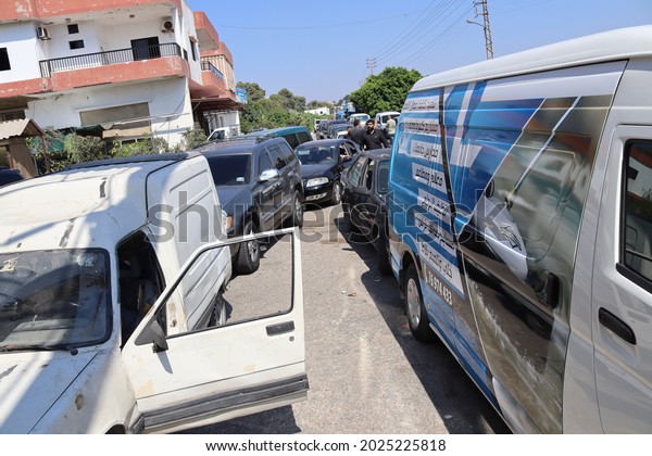 south government-tyre\
city-Lebanon:14-8-2021\
Long queues of cars at gas stations in\
Lebanon 