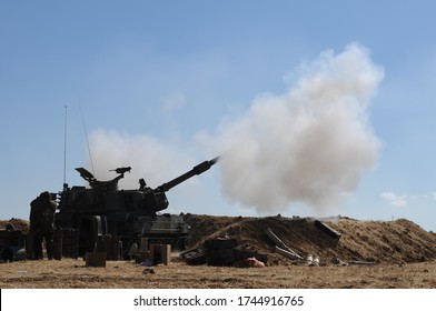 South Israel 17 July 2014 Artillery Armored Bombing Gaza Strip