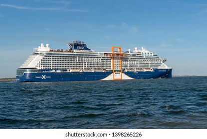 1,866 Celebrity edge Images, Stock Photos & Vectors | Shutterstock