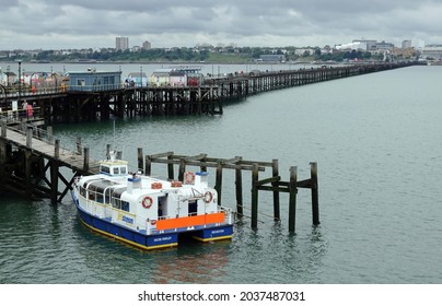 SOUTHEND ON SEA, UNITED KINGDOM - Jun 19, 2021: The Jacob Marley Tourist Boat At The End Of The Longest Pier In The World At Southend On Sea, Essex