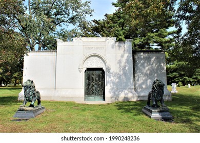 Southfield MI: USA: Oct 6, 2020 – Mausoleum For Robert S Brown (1870-1953) And Family. Two Lions Flank Entrance. Detroit Industrialist Owned ACME Paint. Developed Model T Ford 