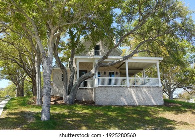 Southport, NC - Feb 2021: A Neighborhood Home Just Outside Of Downtown In North Carolina             