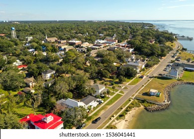 Southport North Carolina Water Front. Restaurants And A View Of Downtown. Located On The Mouth Of The Cape Fear River.