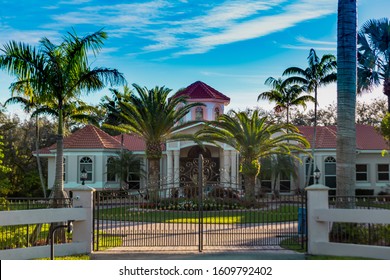 Southwest Ranches, Florida/USA - January 08, 2020: Beautiful House - Rancho In Traditional South Florida Colonial Style. South Florida Real Estate.