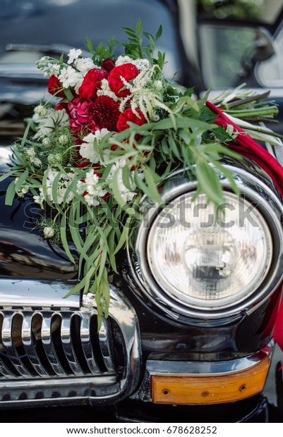 Soviet car with flower\
wedding retro car