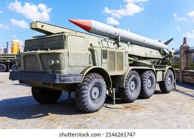 Soviet Rocket Launcher Luna M