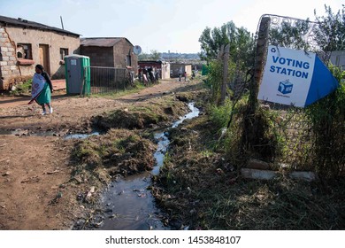 Sowetojohannesburg 06062019 Photo Poverty Street Kliptown Stock Photo ...