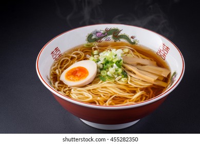 11 600件の 醤油ラーメン の画像 写真素材 ベクター画像 Shutterstock