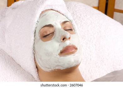 Spa Organic Facial Masque Full Application