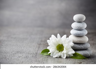 Spa stones treatment scene, zen like concepts. - Shutterstock ID 286342004