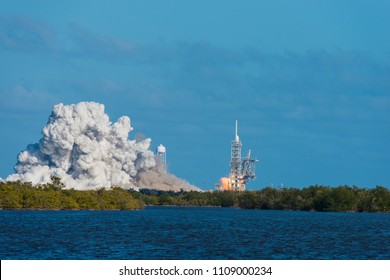 SpaceX Falcon Heavy Launch Kennedy Space Center, Feb 6, 2018