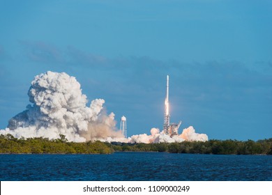 SpaceX Falcon Heavy Launch Kennedy Space Center, Feb 6, 2018