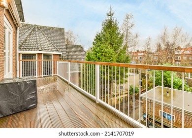 6,463 Metal balcony fence Images, Stock Photos & Vectors | Shutterstock